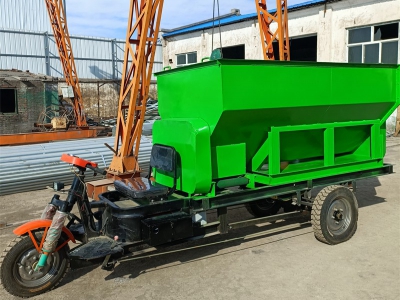 自動喂料車在牛羊場的作用